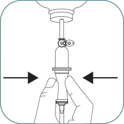 Priming evercare® inLine, Gravity Set Vented Filterstop - Step 5