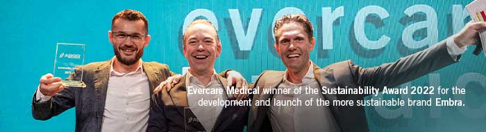 Evercare Medical winner of the Sustainability Award 2022 for the development and launch of the more sustainable brand Embra. Alexander Cullin, Director Evercare Medical &  Julien Rolland, Sustainability Director receives the award handed out by Johan Falk, CEO Asker Healthcare Group